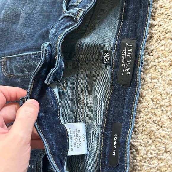 Judy Blue Kirsten Skinny Dark Wash Blue Jean Frayed Hem Size 9 Cotton Stretch - Picture 8 of 9